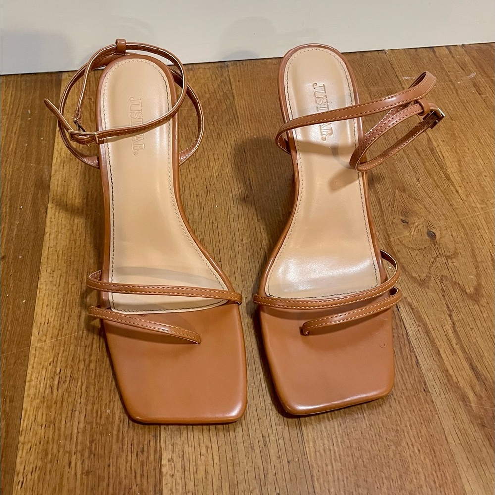 Just Fab NWOT Brown Heels